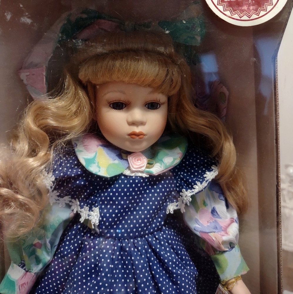 Angelina Collection Limited Edition Yr 2000 Porcelain Doll